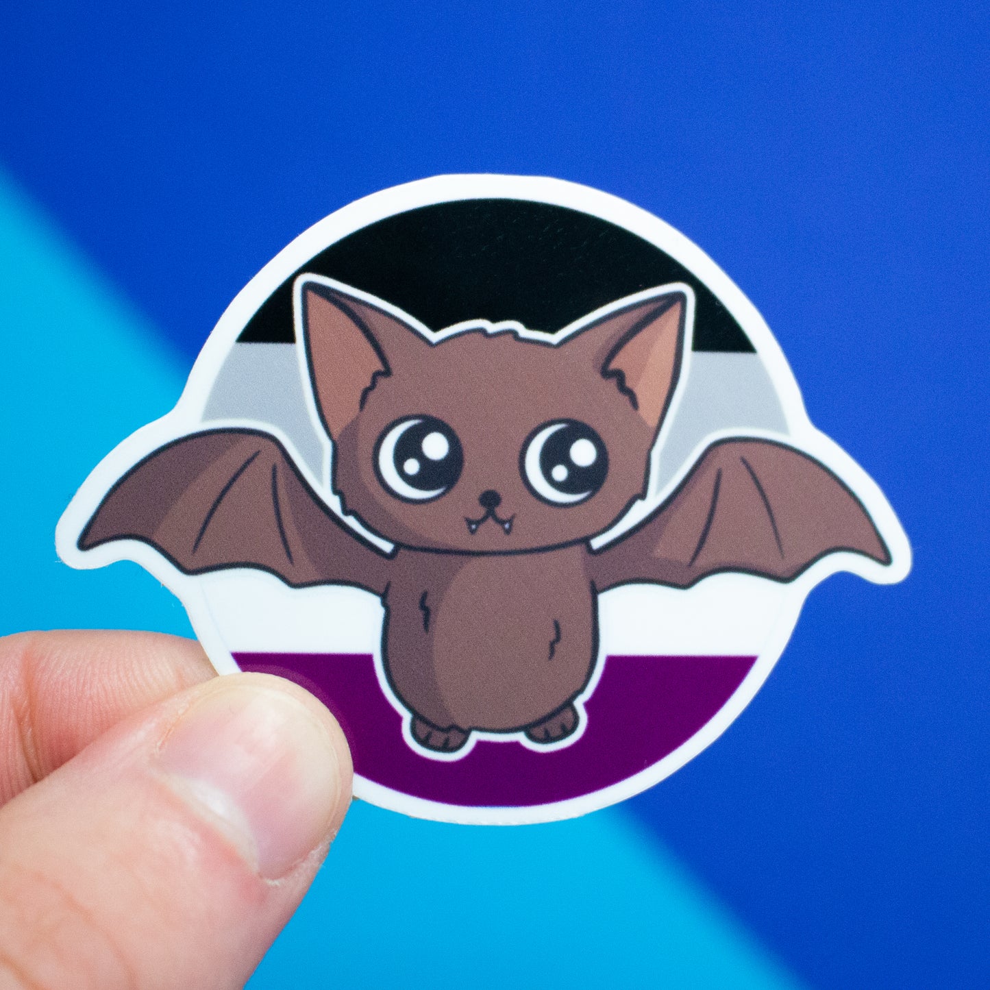 Fledermaus mit runder Pride-Flagge Sticker
