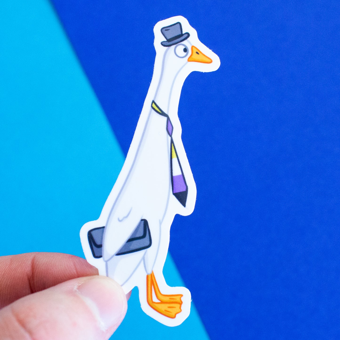 Laufgans mit Pride-Krawatte Sticker