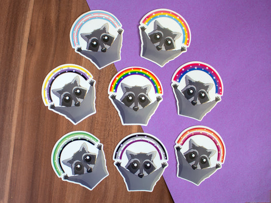 Pride-Waschbär mit Regenbogen Sticker