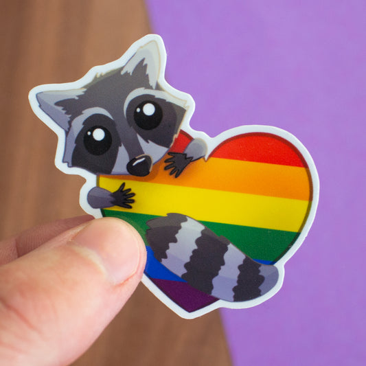 Queerer Waschbär mit Pride-Herz Sticker