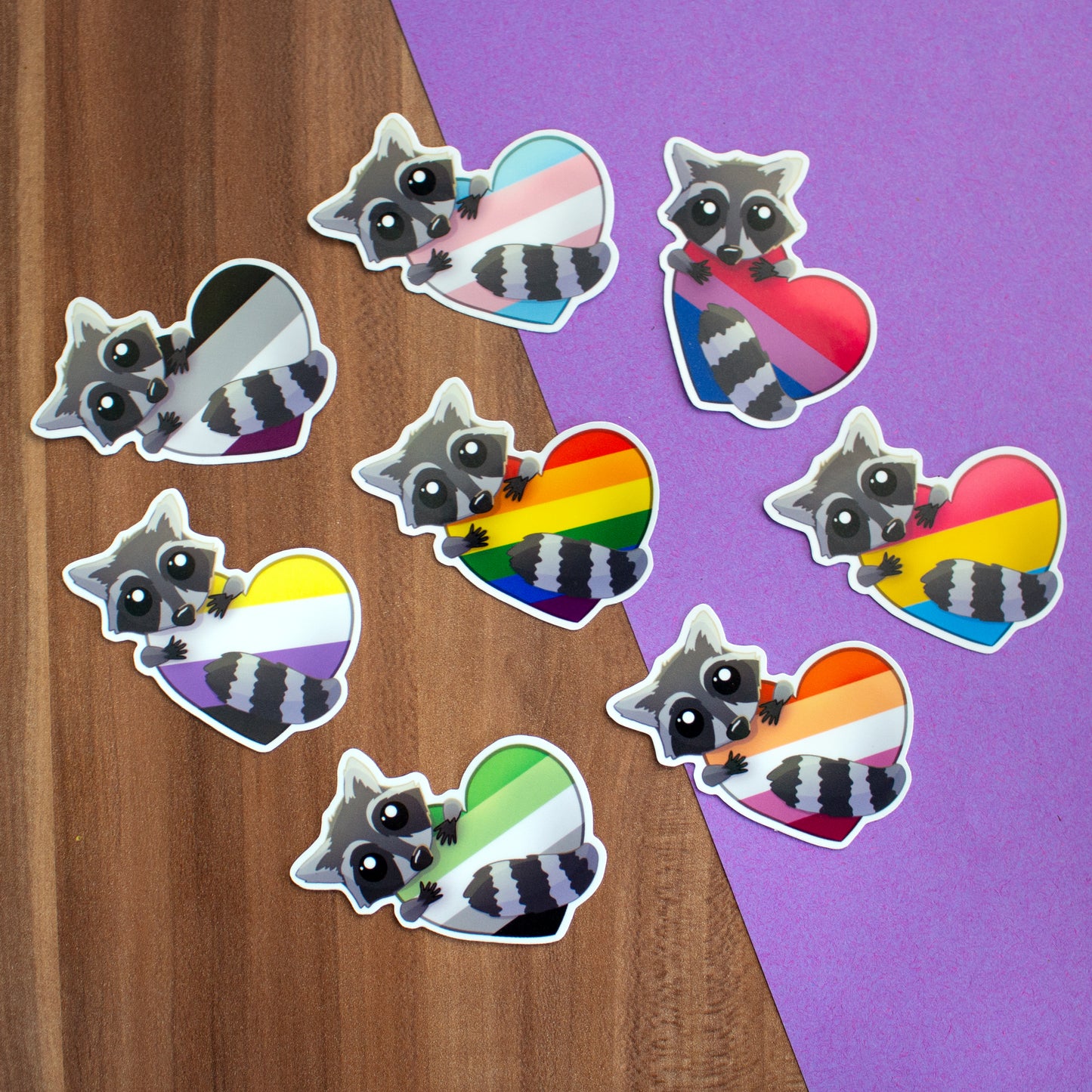 Queerer Waschbär mit Pride-Herz Sticker