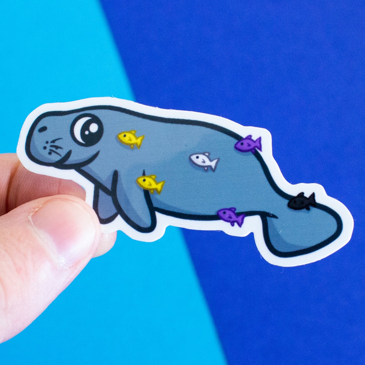 Seekuh mit Pride-Fischen Sticker