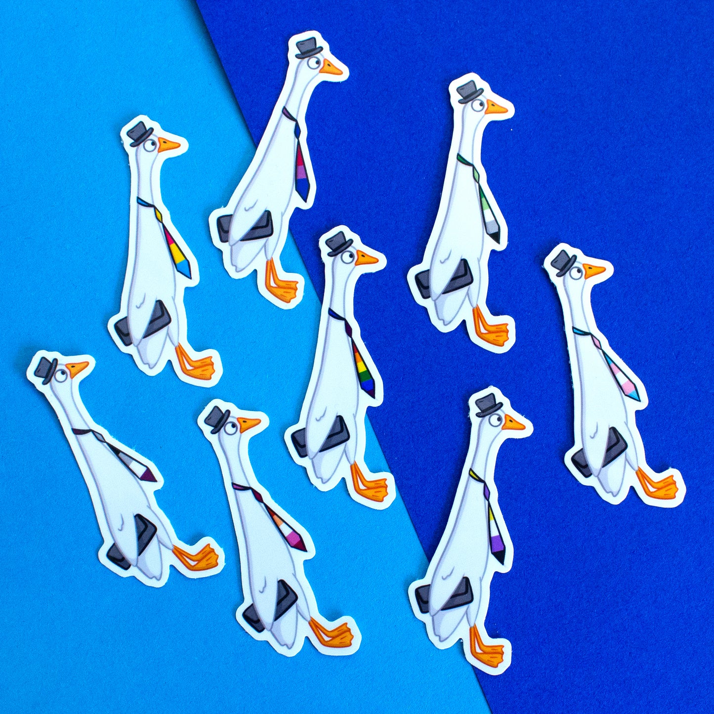 Laufgans mit Pride-Krawatte Sticker