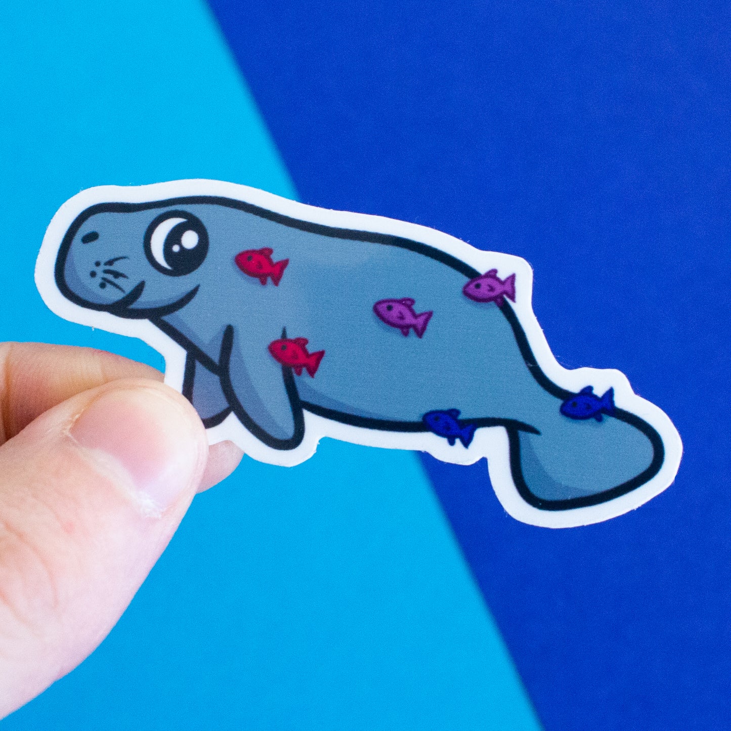Seekuh mit Pride-Fischen Sticker